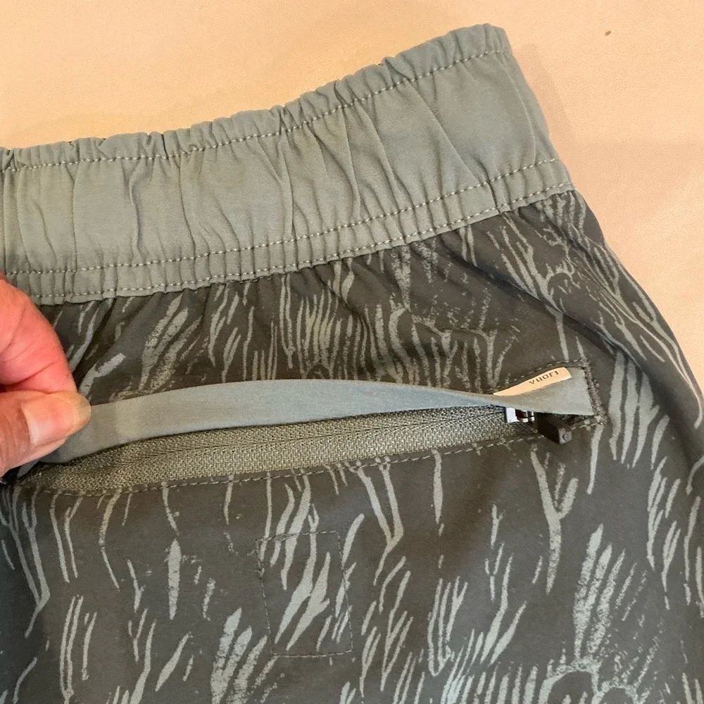 Vuori Men's Banks Shorts Unlined 7.5 in Kashmir Flux Size Large